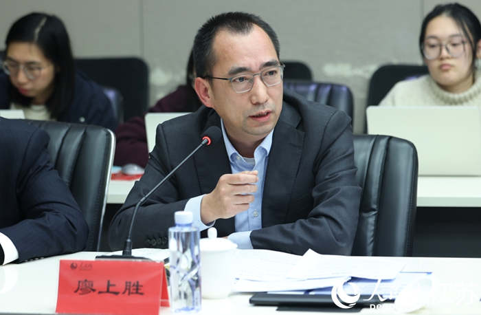 光大银行南京分行副行长廖上胜发言。人民网 李昱辰摄